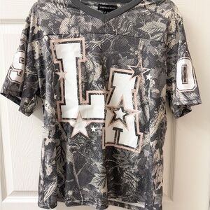 LA Graphic Mesh Tee Jersey in Grey & Pale Pink